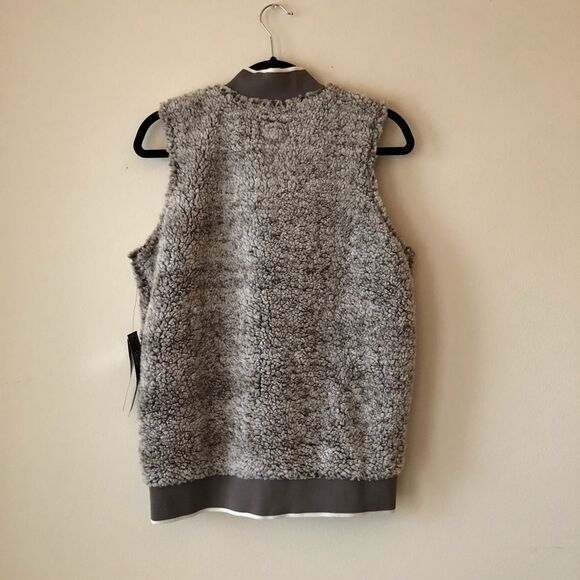 NFL Patriots Sherpa Full Zip Vest NWT - Picture 6 of 6